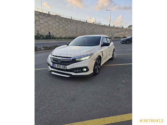 Sahibinden Honda Civic 1.6 i-DTEC Executive 2019 Model  araçta iç  eylence aydınlatmaları bol ekstra 
vardır

Araç ağır hasar kayıtlı tek değişen den 