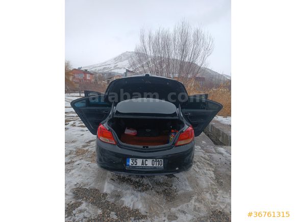 Opel Insignia 1.4 T Edition Elegance 2012 Model