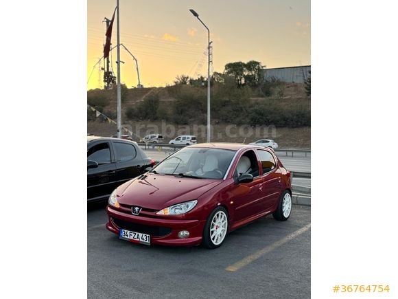 Kırmızı şeytan rengiyle aracım satılıktır her aksamı çalışıyor