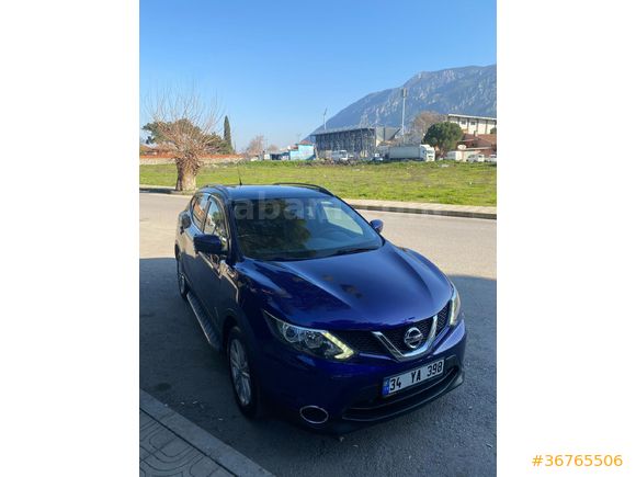 Sahibinden Nissan Qashqai 1.6 dCi Sky Pack 2015 Model  87.000 km LANSMAN rengi değişen tramer yok yeni servis bakımlı