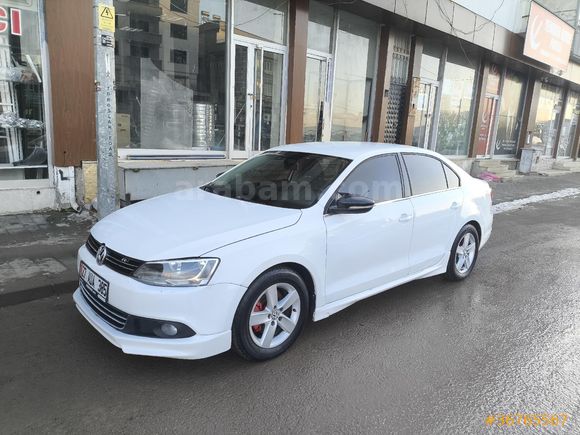 ACİL SATILIK OTOMATİK JETTA MASRAFISZ 19 bin TL normal  hasar