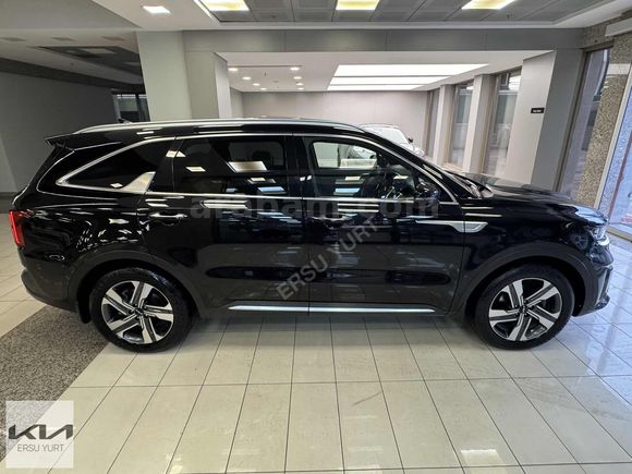 KIA ERSU YURT 2021 SORENTO 1.6L HİBRİT PRESTİGE 4X4 7K OTOMATİK