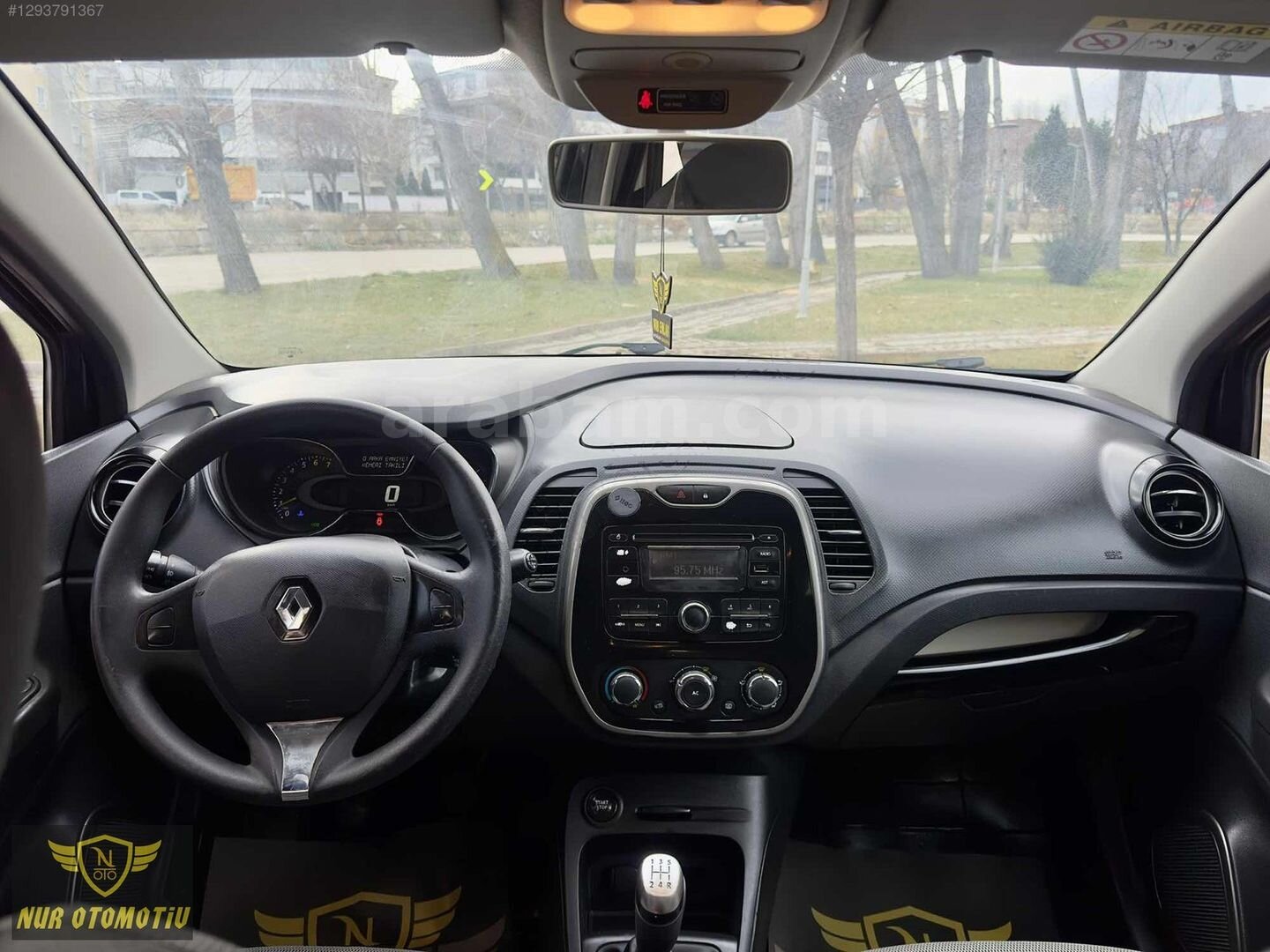 Galeriden Renault Captur 0.9 Touch 2013 Model Eskişehir 245.000 km Siyah 7