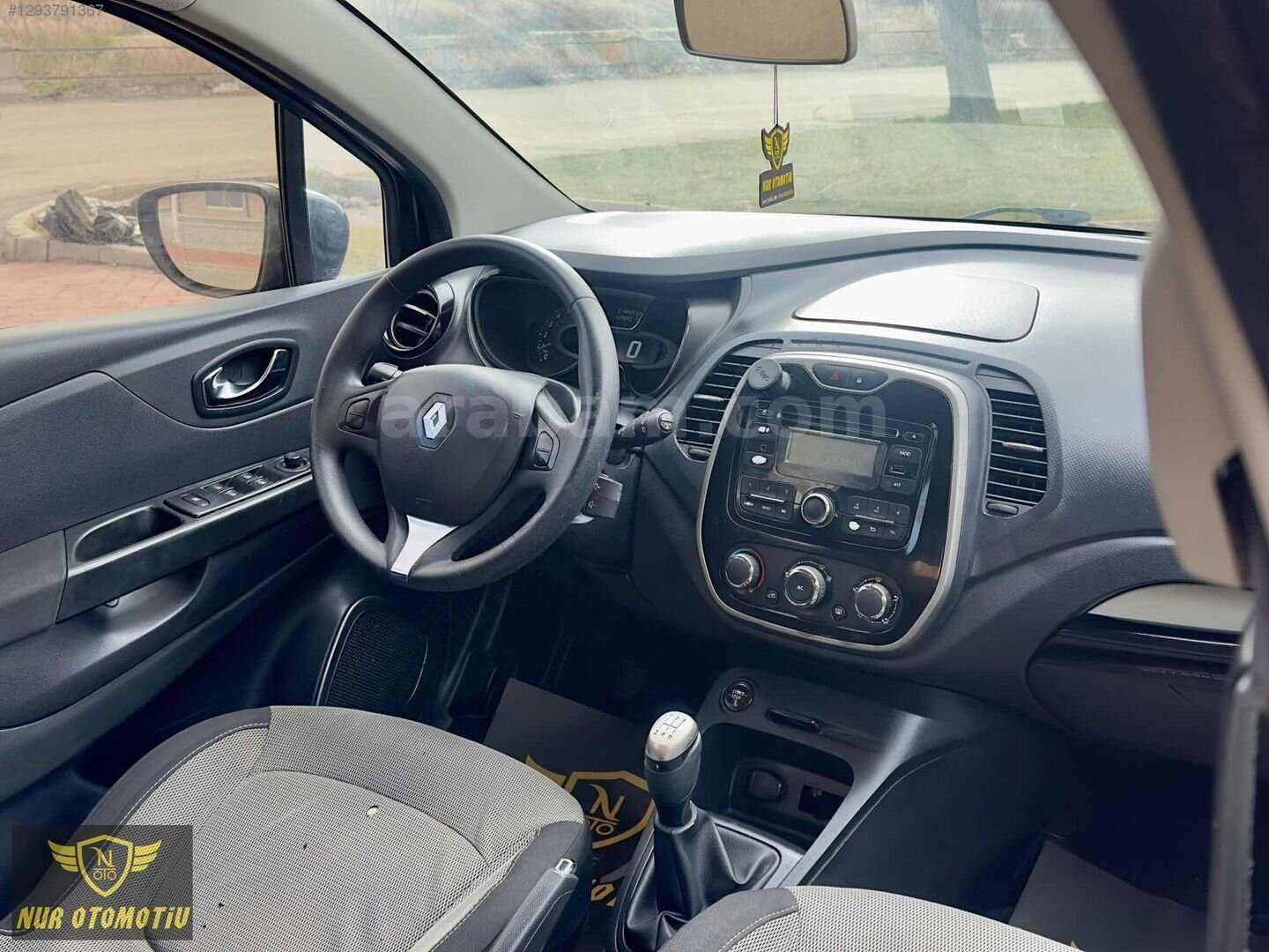 Galeriden Renault Captur 0.9 Touch 2013 Model Eskişehir 245.000 km Siyah 4