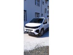 Sahibinden Peugeot Rifter 1.5 BlueHDI Allure 2024 Model