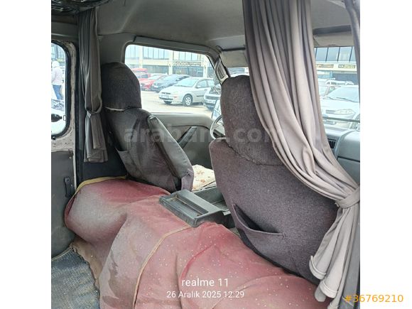 Galeriden Mitsubishi L 300 Camlı Van 2001 Model Afyonkarahisar