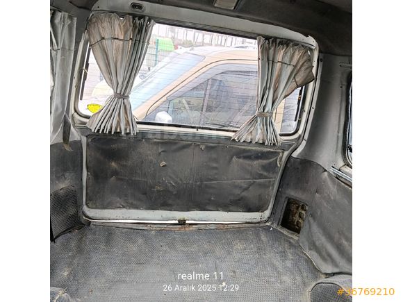 Galeriden Mitsubishi L 300 Camlı Van 2001 Model Afyonkarahisar