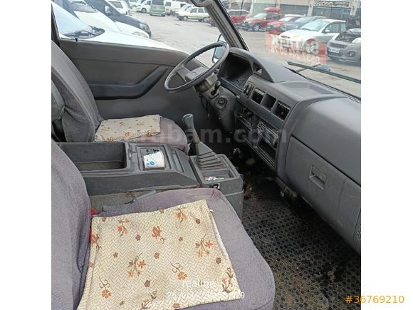 Galeriden Mitsubishi L 300 Camlı Van 2001 Model Afyonkarahisar