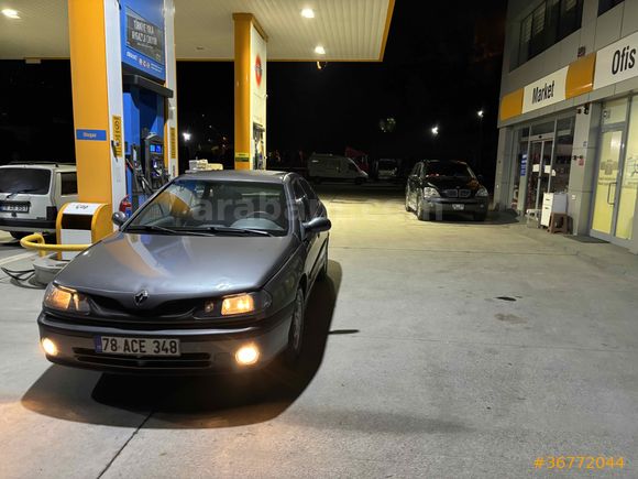 Sahibinden Renault Laguna 1.8 RXE 2000 Model 