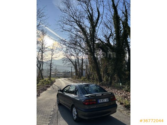 Sahibinden Renault Laguna 1.8 RXE 2000 Model 