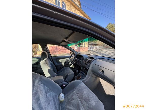 Sahibinden Renault Laguna 1.8 RXE 2000 Model 