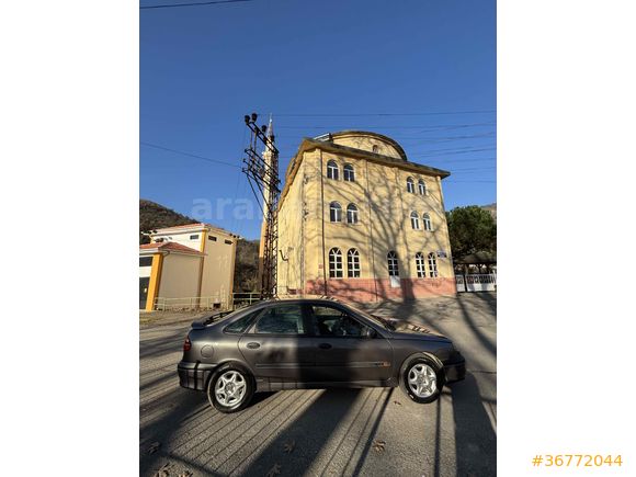 Sahibinden Renault Laguna 1.8 RXE 2000 Model 