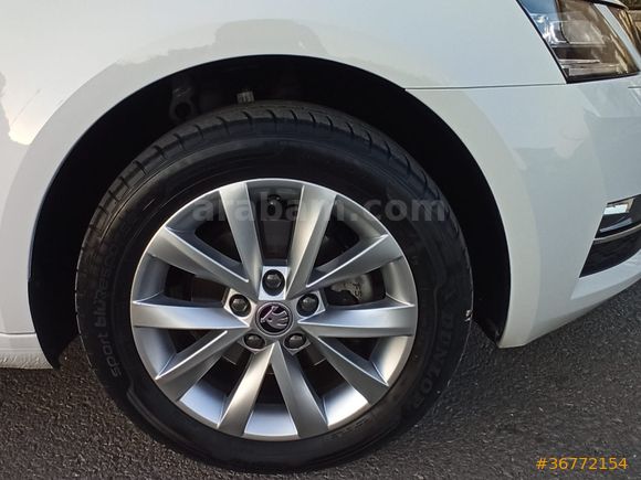 Öğretmenden düşük km Sahibinden Skoda Octavia 1.6 TDI Style 2017 Model