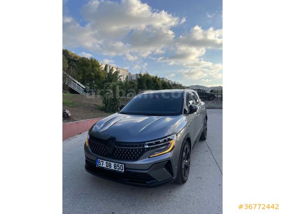 Sahibinden Renault Austral 1.2 E-tech Techno Esprit Alpine 2023 Model  45.000 km Gri (Gümüş)

