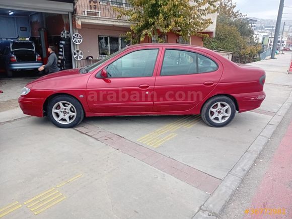 MEGANE 2.0 RXE TEMİZ BAKIMLI TAKASA AÇIK