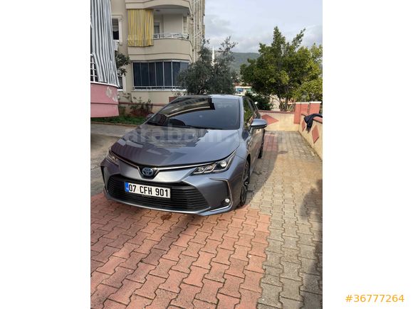 Sahibinden Bakımlı Toyota Corolla 1.8 Hybrid Flame X-Pack 2021 Model 