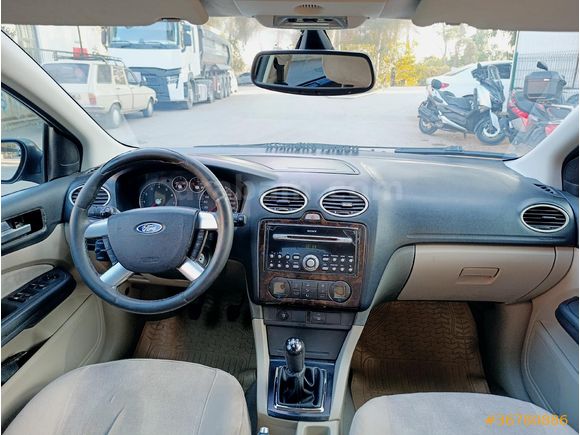 Sahibinden Ford Focus 1.6 Ghia 2006 Model