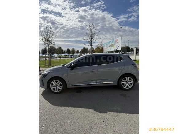 Sahibinden Renault Clio 1.0 TCe Evolution 2024 Model 