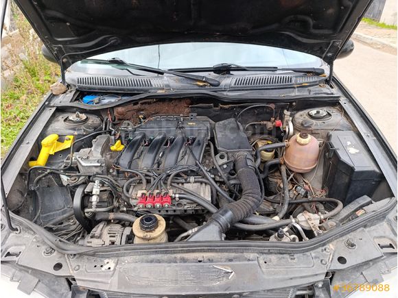 Sahibinden Renault Megane 1.6 RTE 2000 Model  309.000 km Siyah