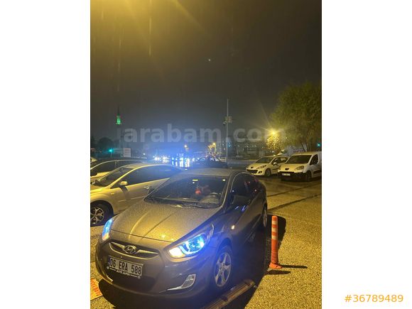 Sahibinden Hyundai Accent Blue 1.4 CVVT Mode Plus 2012 Model 143 binde (değişensiz)