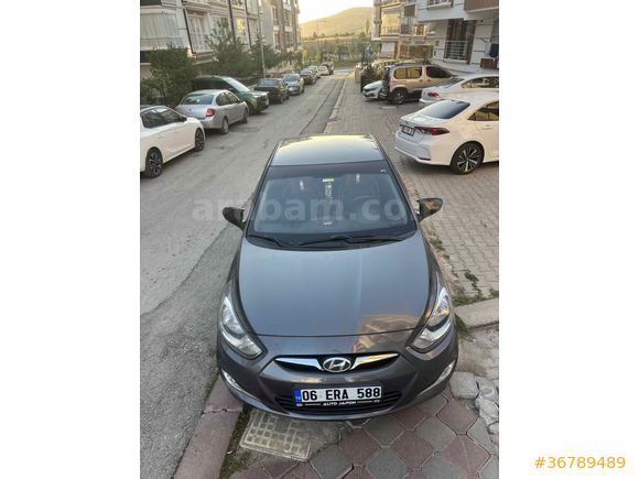 Sahibinden Hyundai Accent Blue 1.4 CVVT Mode Plus 2012 Model 143 binde (değişensiz)