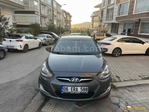 Sahibinden Hyundai Accent Blue 1.4 CVVT Mode Plus 2012 Model 143 binde (değişensiz)