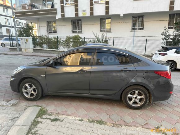 Sahibinden Hyundai Accent Blue 1.4 CVVT Mode Plus 2012 Model 143 binde (değişensiz)