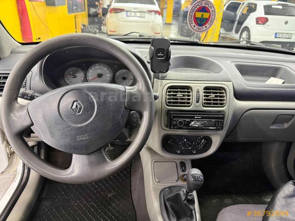 Sahibinden Renault Clio 1.4 Expression 2005 Model 
