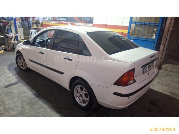 Sahibinden Ford Focus 1.6 Comfort 2004 Model  269.000 km Beyaz
