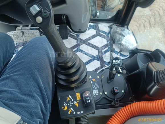 JCB 4CX PRO DUALDRİVE 2025 ÇIKIŞLI 1900 SAATSahibinden JCB