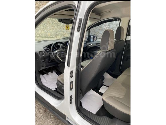 2018 FORD TOURNEO COURİOR TİTANYUM PLUS 1.5 DİZEL OTOMOBİL RUHSATLI/BAKIMLI