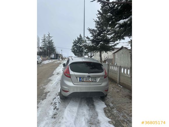 Sahibinden Ford Fiesta 1.4 Titanium 2010 Model  111.000 km Gri