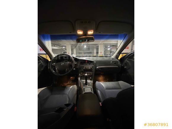 Sahibinden Volvo V70 2.4 D5 2004 Model 