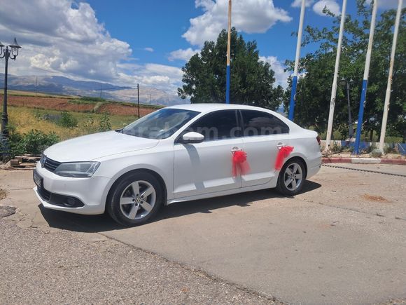 Sahibinden Volkswagen Jetta 1.6 TDi Comfortline 2013 Model Adıyaman 99.000 km Beyaz