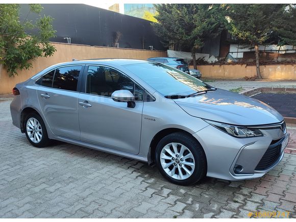 Sahibinden Toyota Corolla 1.8 Hybrid Flame 2020 Model 