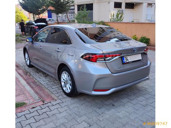 Sahibinden Toyota Corolla 1.8 Hybrid Flame 2020 Model 
