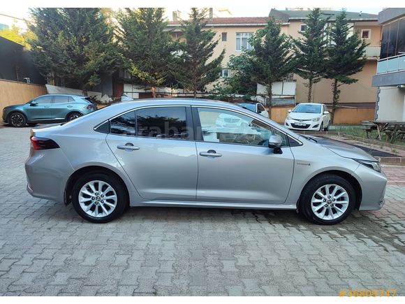 Sahibinden Toyota Corolla 1.8 Hybrid Flame 2020 Model 