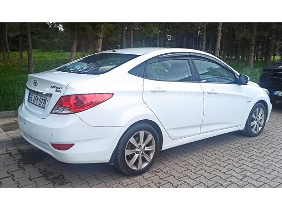 108473 km de,2012 model Hyundai Accent Blue 1.6 CRDI Prime full