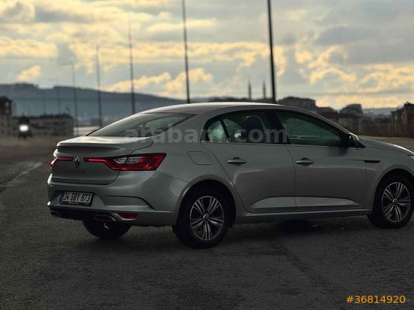 Sahibinden Renault Megane 1.5 Blue DCI Touch 2022 Model 