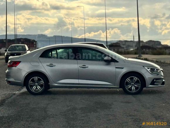 Sahibinden Renault Megane 1.5 Blue DCI Touch 2022 Model 
