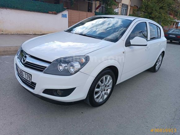 Memurdan Opel Astra 1.6 Essentia Konfor 2013 Model 