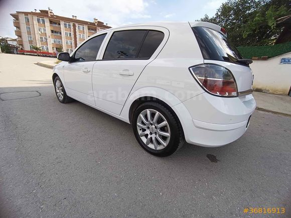 Memurdan Opel Astra 1.6 Essentia Konfor 2013 Model 