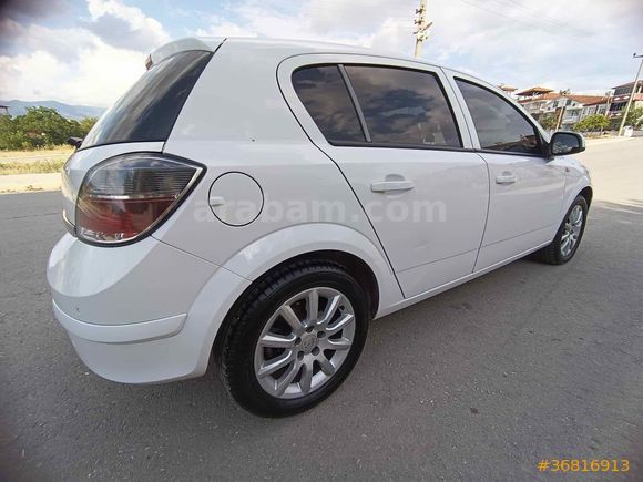 Memurdan Opel Astra 1.6 Essentia Konfor 2013 Model 