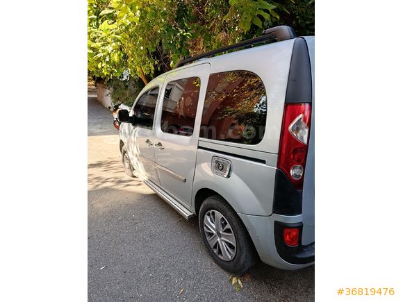 Sahibinden Renault Kangoo Multix 1.5 dCi Authentique 2010 Model  330.000 km Gri (Gümüş)