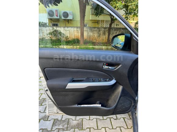 İLKSAHİBİ MEMURDAN 2019 ÇIKIŞLI 64 BİNDE GARAJ ARABASI SUZUKİ VİTARA