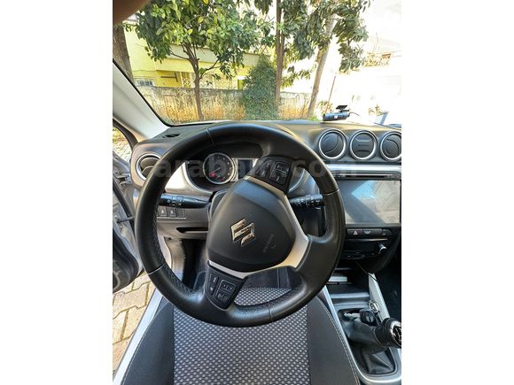 İLKSAHİBİ MEMURDAN 2019 ÇIKIŞLI 64 BİNDE GARAJ ARABASI SUZUKİ VİTARA