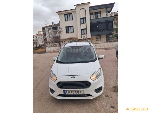 Sahibinden değişensiz, tramersiz, otomobil ruhsatlı Ford Tourneo Courier 1.5 TDCi Jurney Titanium 2020 Model  162.000 km Beyaz
