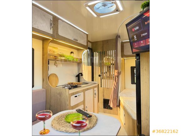 O1 belgeli, 140 lt buzdolabı, kasetli tuvalet, sıfır ayarında çekme karavan