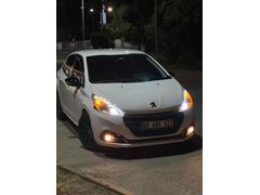 Sahibinden Peugeot 208 1.6 HDi Active 2015 Model  175.000 km Beyaz