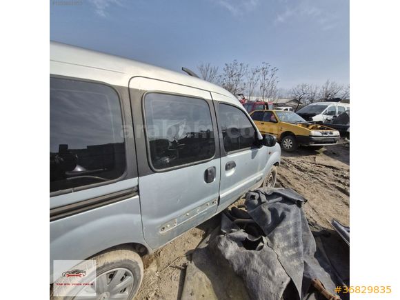 RENAULT KANGO SAĞ ÖN KAPI DOLU SÖKME
